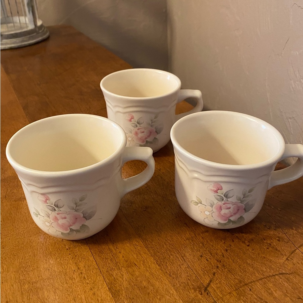 Set of 3 Pfaltzgraff Tea Rose Stoneware Mugs Coffee Cups